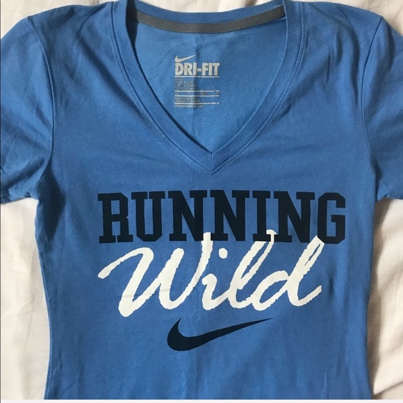 Nike Tops - Nike active shirt